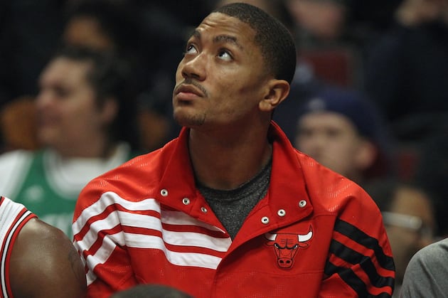 Chicago Bulls: 4 Reasons Why Derrick Rose Needs a Second Scorer
