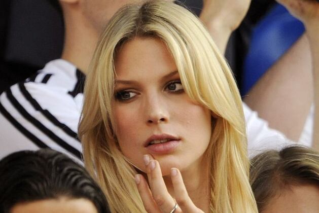 World Football WAGs XI