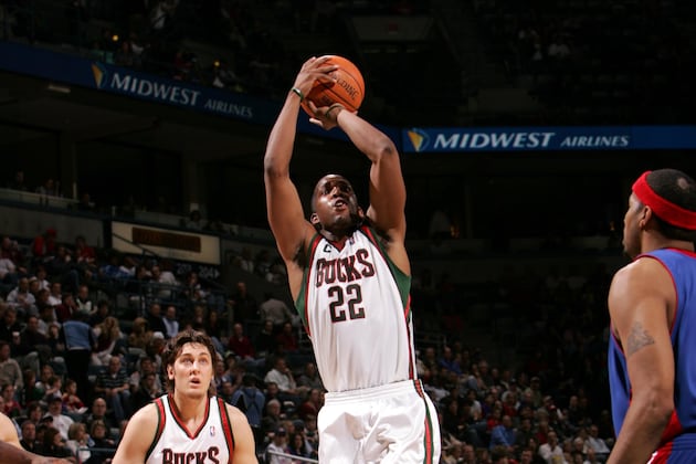 Milwaukee Bucks: 5 Best 3-Point Shooters in Franchise History