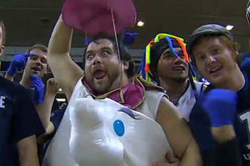 50 Pictures of Fans Freaking the Freak Out