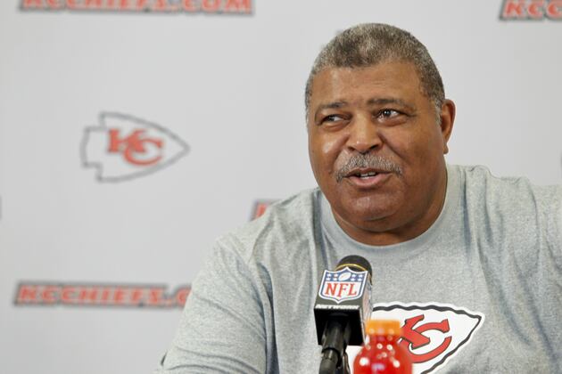 Kansas City Chiefs: Jonathan Baldwin and Other Training Camp Battles to Watch