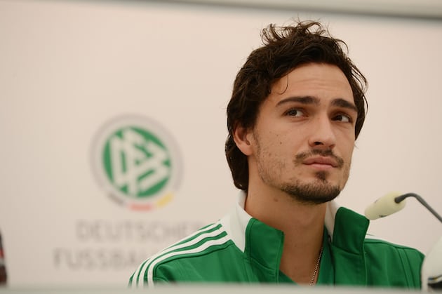 FC Barcelona: Why Vilanova Should've Pushed to Sign Mats Hummels This Summer