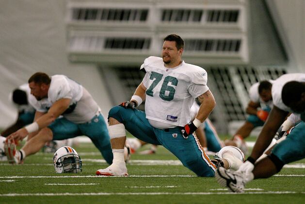 5 Veteran Free Agents the Miami Dolphins Should Bring in for Training Camp