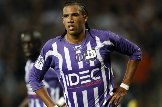 Arsenal Transfer Rumor: 5 Reasons Etienne Capoue Would Be a Useful Transfer