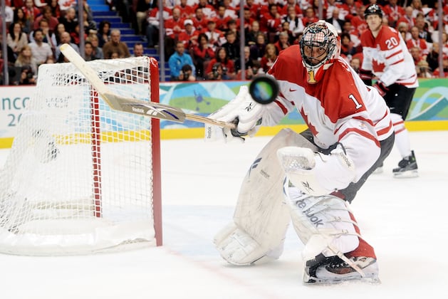 NHL Trade News: 5 Most Likely Teams to Land Unsettled Goalie Roberto Luongo