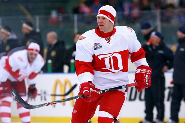 11 NHL Throwback Jerseys We Want to See More of