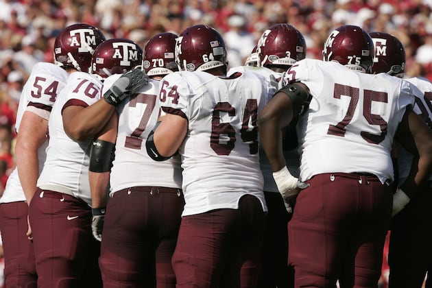 4 College Football Programs That Need to Establish an on-Field Leader in 2012