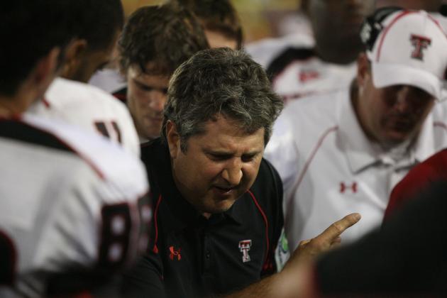 Washington Football: What Husky Fans Need to Know About Mike Leach
