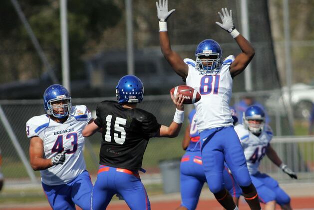 Boise State Football: Defensive Standouts at the Broncos Training Camp