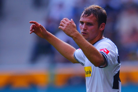 Chelsea Transfer: Comparing Tony Jantschke to Cesar Azpilicueta