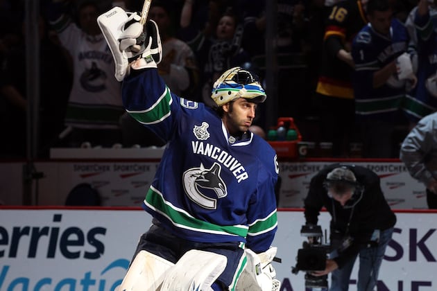 5 Reasons Vancouver Canucks Should Do All They Can to Hang on to Roberto Luongo