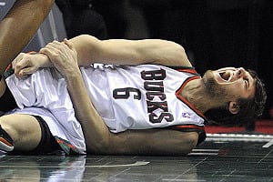 10 NBA Players Who Can Never Stay Healthy