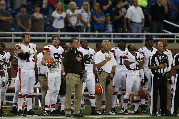 10 Last-Minute Free Agents the Cleveland Browns Should Sign