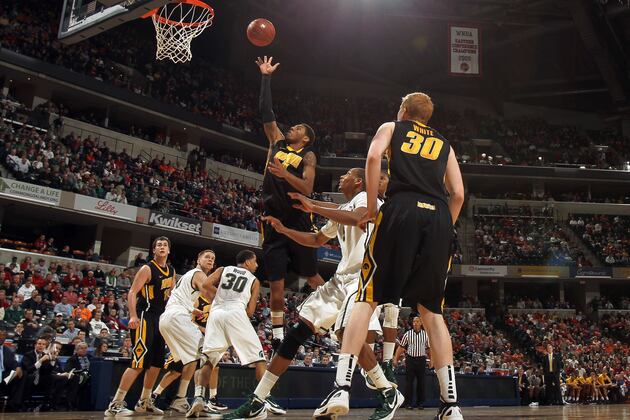 Iowa Hawkeyes: Who Should Take the Last Shot in Crunch Time?