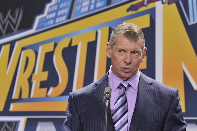 WWE and Social Media: 6 Aspects to Watch of This Dynamic Relationship