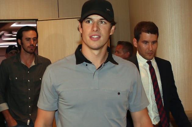 6 Reasons Sidney Crosby Should Go Play in Europe During NHL Lockout