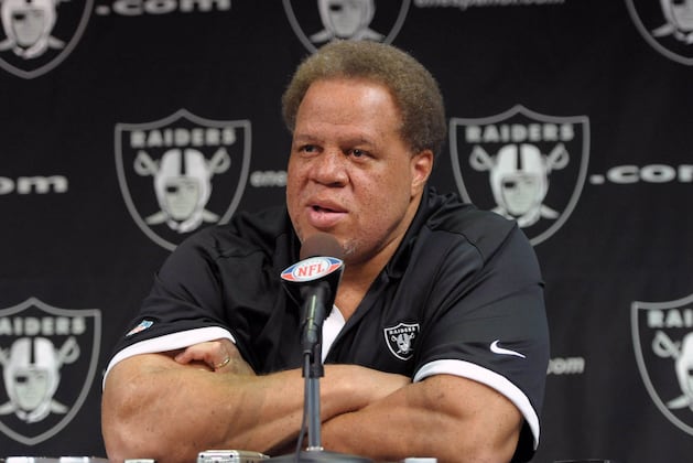 Oakland Raiders: 3 Realistic Moves Raiders Could Make at Trade Deadline
