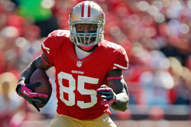 49ers vs. Cardinals: Vernon Davis and Key Players for Both Teams