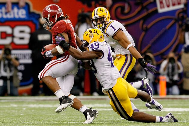 Predicting All Top 25 Week 10 College Football Games Against the Spread