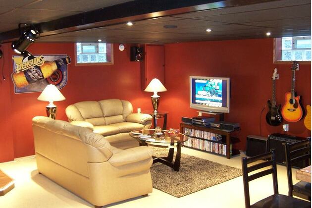 20 Coolest Places To Watch a Game