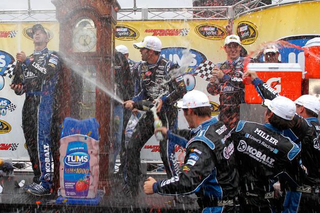 NASCAR: 6 Reasons Not to Bet Against Jimmie Johnson Winning the Chase