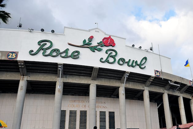 Stanford, Oregon State Football: This Weekend's Battle for the Rose Bowl