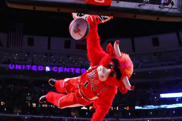 The Best Offensive Move of Every Chicago Bull