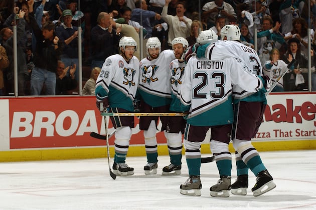 NHL Jerseys We Would Love to See on the Ice Again