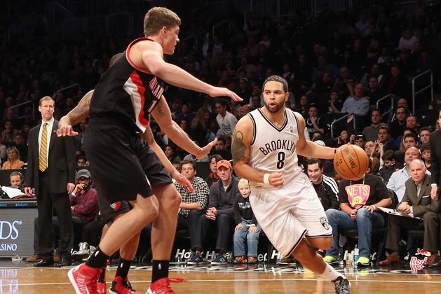 10 NBA Superstars Who Need Their Own Beat Reporter