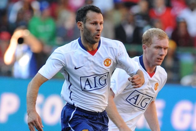 5 Manchester United Transfer Targets Who Could Take over for Giggs and Scholes
