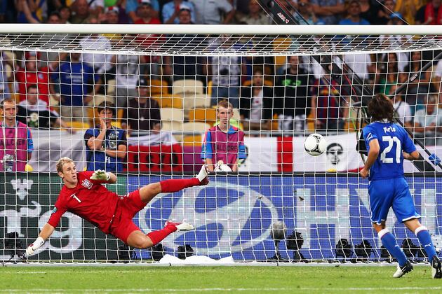 25 Most Incredible World Football Photos of 2012