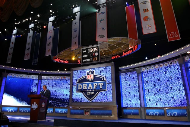 Oakland Raiders' Mock Draft: A Complete 7-Round Wish List