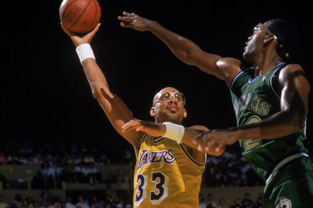 What LeBron James Can Learn from Perennial NBA Champions