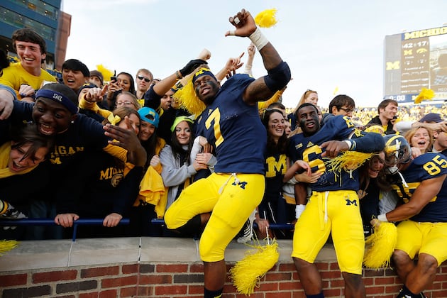 Ranking the Coolest 11 Uniforms in College Football