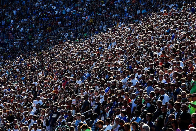 5 Reasons Why Non-Fans Should Give NASCAR a Try