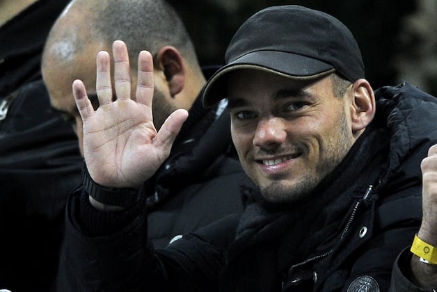 World Football Gossip Roundup: Wesley Sneijder, Cesc Fabregas, Radamel Falcao
