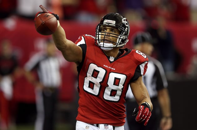 Weighing the Pros and Cons of Tony Gonzalez's Pending Retirement Decision