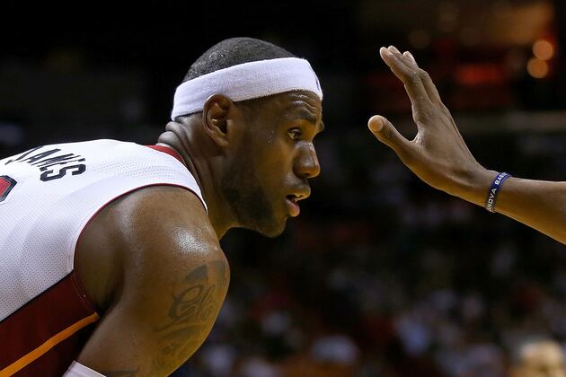 Why LeBron James Would Dominate Michael Jordan in a Game of 1-on-1