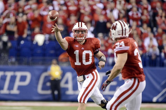 Wisconsin Football: Way Too Early Odds on Starting Quarterback