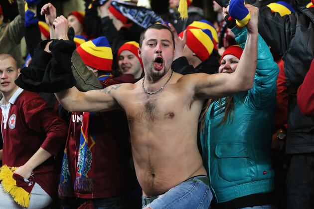 25 Fans Who Love Sports Too Much