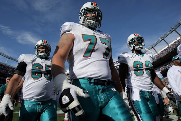 NFL Players Who Will Be Grossly Overpaid in Free Agency