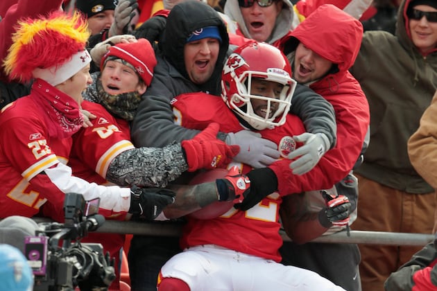 Chiefs Must Draft Defense After Re-Signing Bowe and Tagging Albert