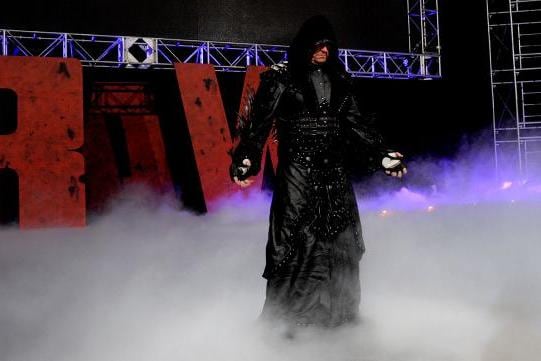 5 Reasons Old School Raw Was a Success Leading into WrestleMania 29