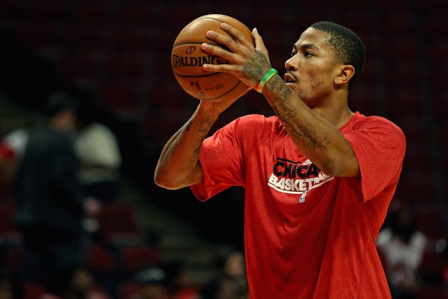 Pros and Cons of Derrick Rose Returning to Chicago Bulls in 2013