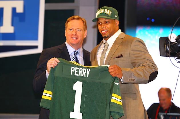 Who Are the Experts Predicting to Green Bay in the First Round of the NFL Draft?