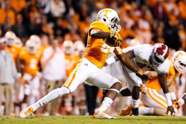 Who Are the Experts Predicting to the Panthers in the 1st Round of Draft?