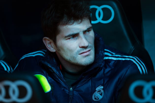 Arsenal: Iker Casillas and the Goalkeepers Arsene Wenger Must Look at in Summer