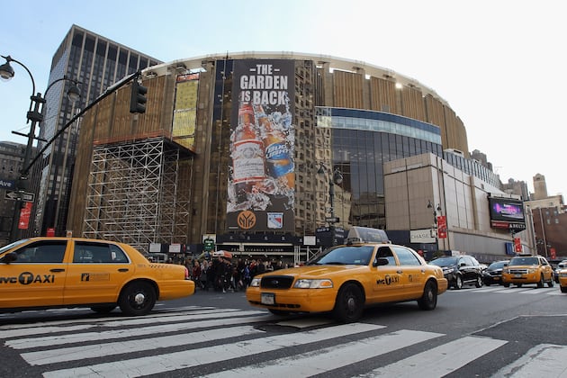 Most Hilarious Yelp Review for Every NHL Arena