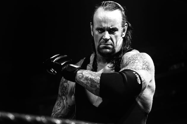 WWE: Top 7 Things Fans Love About the Undertaker
