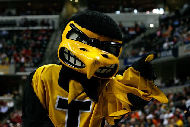 One Team in Each Major NCAA Basketball Conference Not to Sleep On